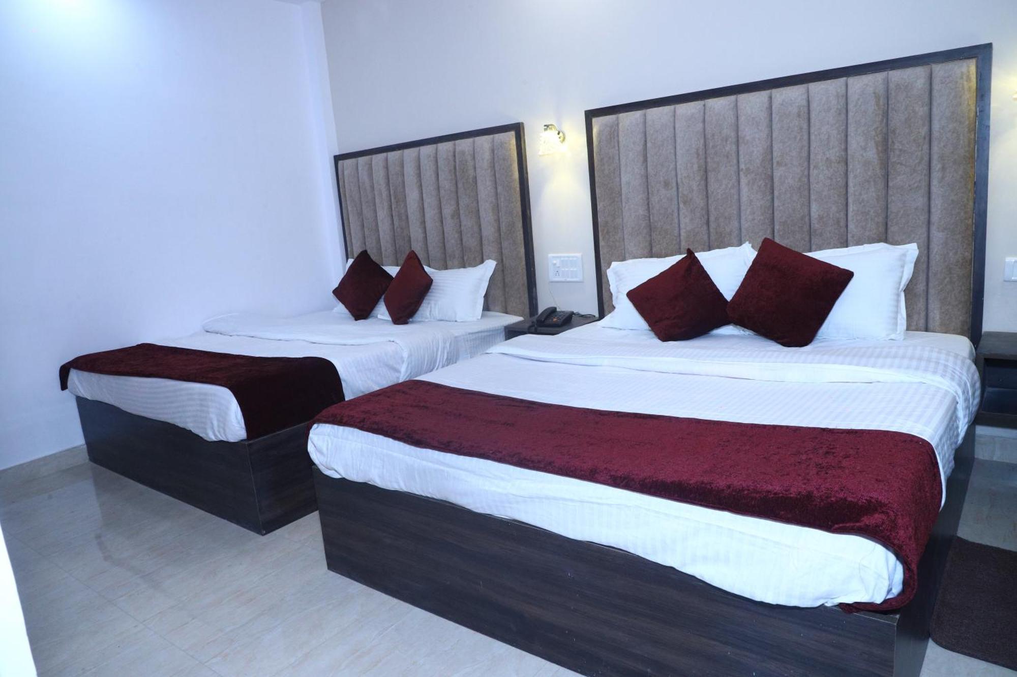 Hotel The Divine Oak à Katra  Extérieur photo