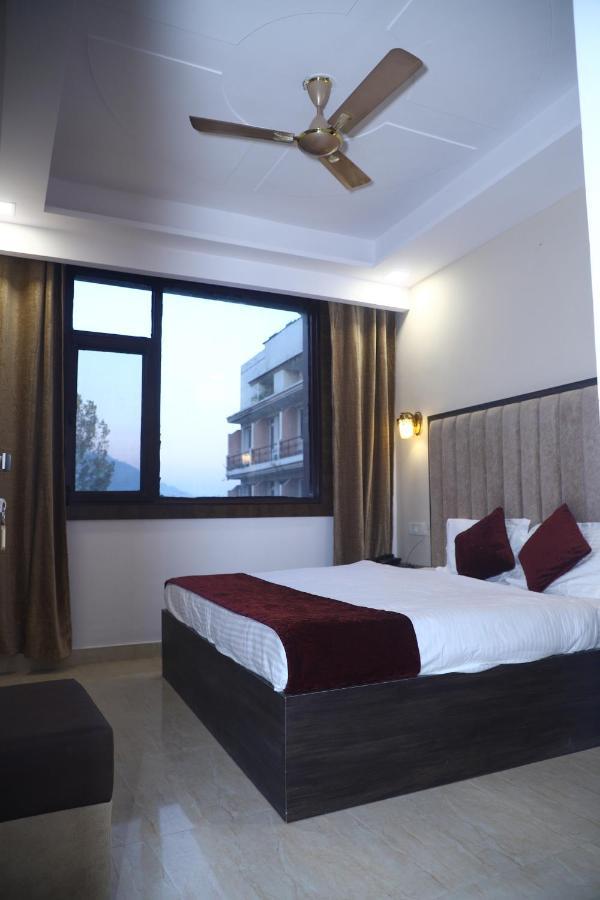 Hotel The Divine Oak à Katra  Extérieur photo