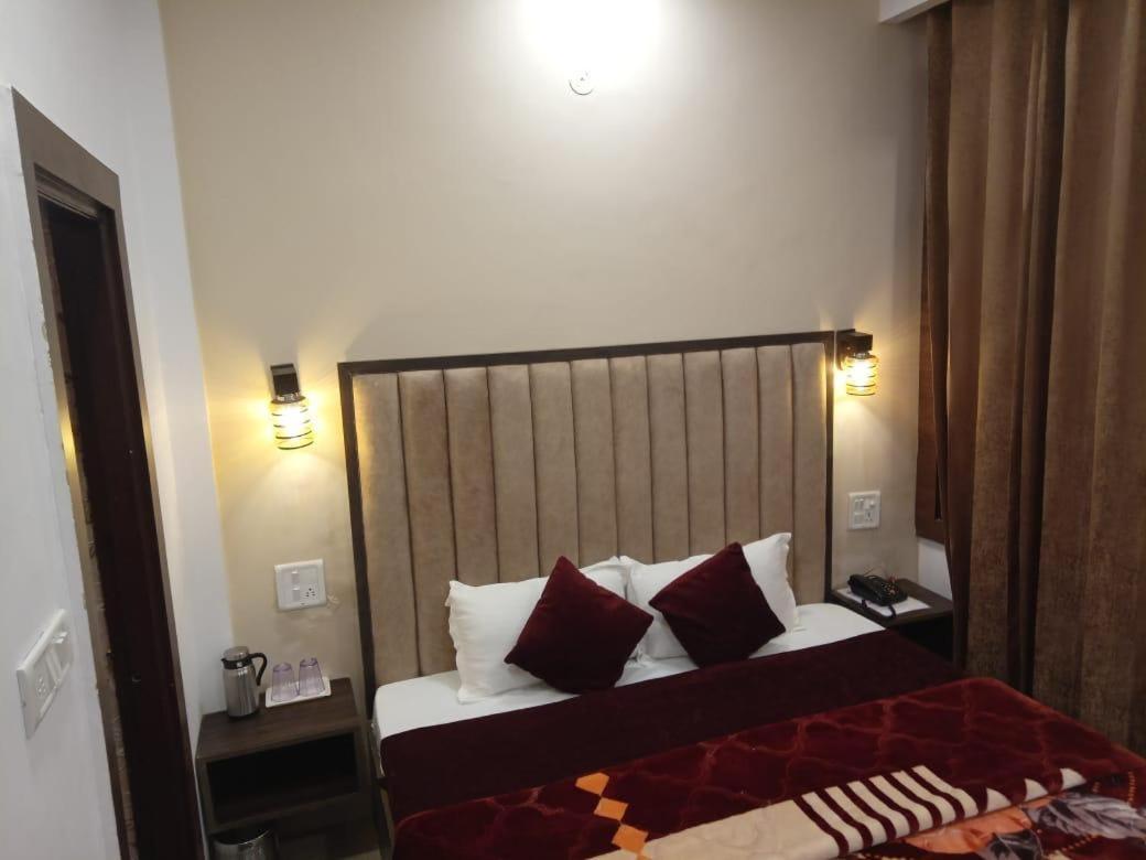 Hotel The Divine Oak à Katra  Extérieur photo