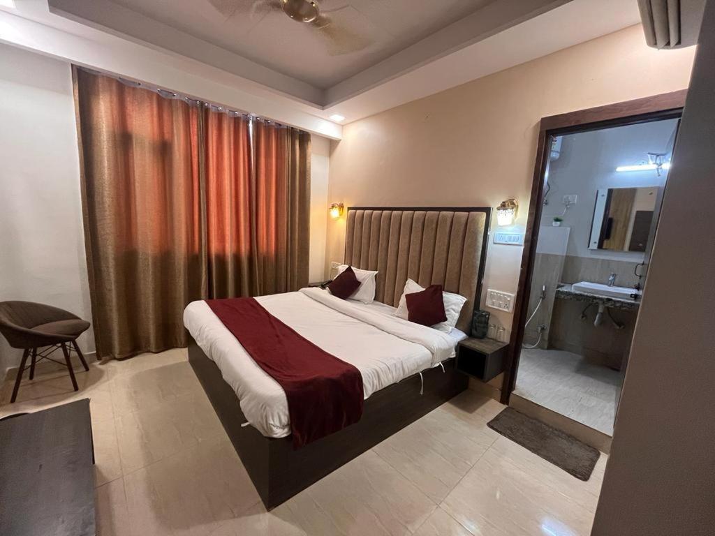 Hotel The Divine Oak à Katra  Extérieur photo